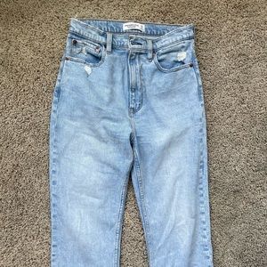 Abercrombie Ultra High Rise Ankle Straight Jean